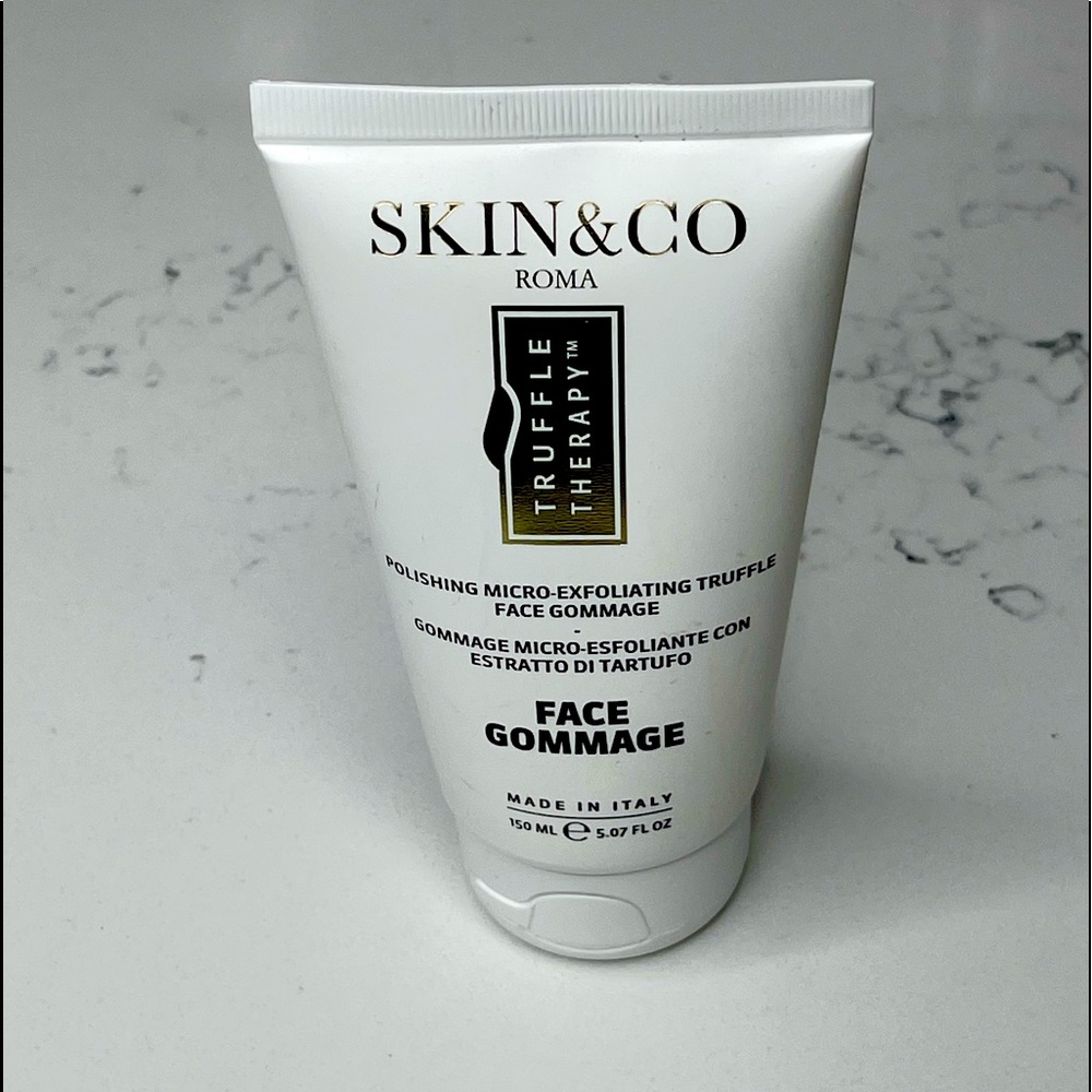SKIN AND CO. TRUFFLE THERAPY FACE GOMMAGE ( Exfoliating face wash)